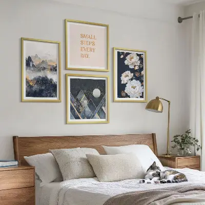 Conjunto de 4 quadros com moldura com inspiração abstrata de montanhas e flores