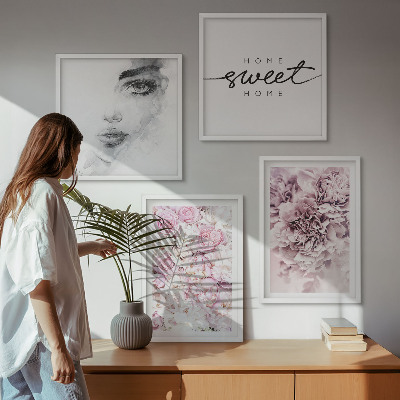 Composição de quadros Retrato de uma mulher com peônias para decoração de casa.