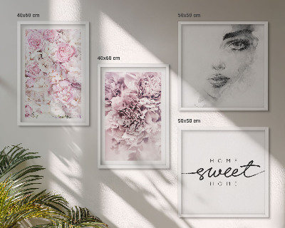 Composição de quadros Retrato de uma mulher com peônias para decoração de casa.