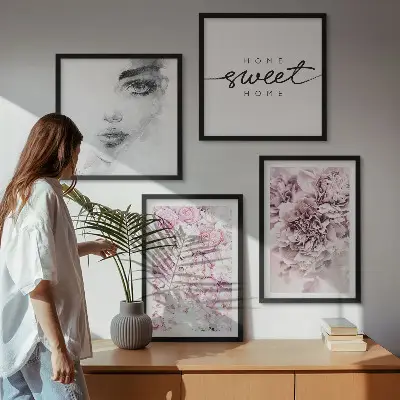 Composição de quadros retratos de uma mulher com peônias para decoração de casa