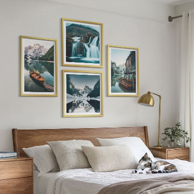 Conjunto de 4 quadros com moldura barcos em lagos de montanha