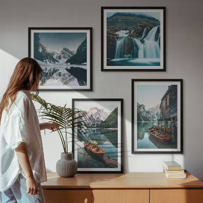 Conjunto de 4 quadros com moldura barcos em lagos de montanha