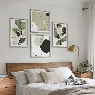 Conjunto de 4 quadros com moldura folhas pintadas em estilo abstrato