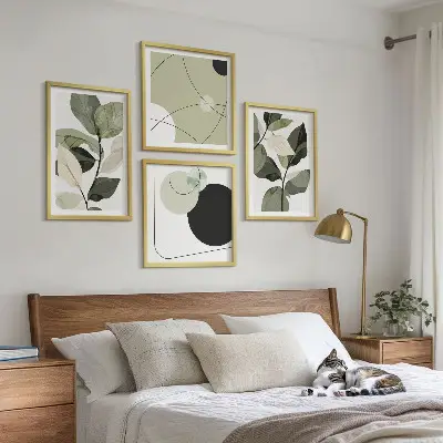 Conjunto de 4 quadros com moldura folhas pintadas em estilo abstrato