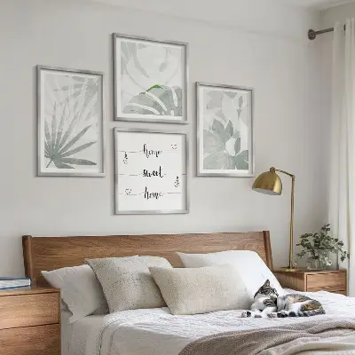 Conjunto de quadros com estampas de folhas verde-acinzentadas