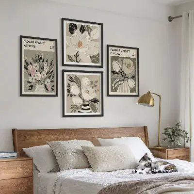 Conjunto de 4 quadros com moldura com estampas florais retrô de diferentes cidades