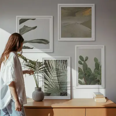 Conjunto de 4 quadros com moldura com estampa de folhas de plantas tropicais em tons pastel