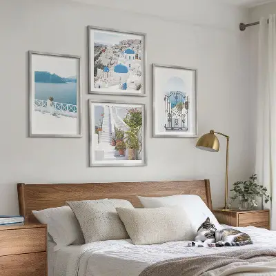 Conjunto de 4 quadros com moldura com estampas de escadas brancas e plantas à beira-mar