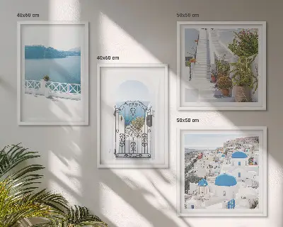 Conjunto de 4 quadros com moldura com estampas de escadas brancas e plantas à beira-mar