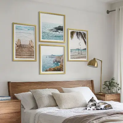 Políptico com moldura estampa de balanço com vista para o mar na praia com escadas