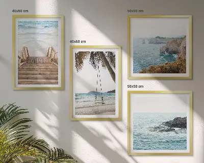 Políptico com moldura estampa de balanço com vista para o mar na praia com escadas