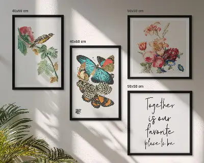 Conjunto de 4 quadros com moldura com estampas de flores, borboletas e pássaros em tons pastel
