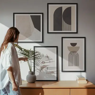 Conjunto de 4 quadros com moldura com padrões abstratos em branco e marrom