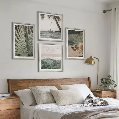 Conjunto de 4 quadros com moldura cenário de férias na praia em tons de folha de balanço