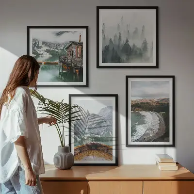 Conjunto de 4 quadros com moldura de montanhas, lago, barco, neblina e praia