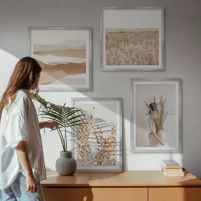 Composição de quadros com motivos de plantas em estilo boho