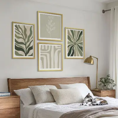 Conjunto de quadros com estampas minimalistas de plantas em verde
