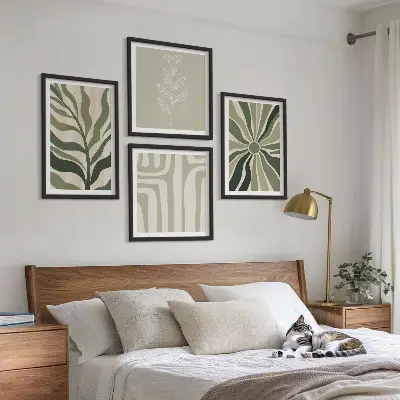 Conjunto de quadros com estampas minimalistas de plantas em verde
