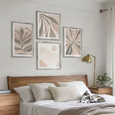 Conjunto de 4 quadros com moldura com padrões abstratos de plantas