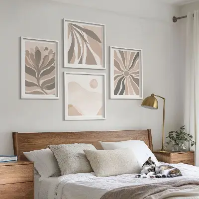Conjunto de 4 quadros com moldura com padrões abstratos de plantas