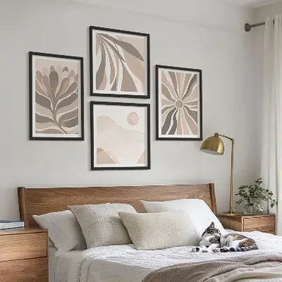 Conjunto de 4 quadros com moldura com padrões abstratos de plantas