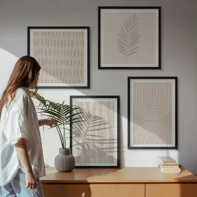 Conjunto de 4 quadros com moldura com padrões de plantas bege