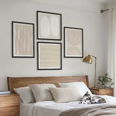 Conjunto de 4 quadros com moldura com estampas de formas abstratas em estilo boho