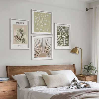 Composição de quadros Motivos vegetais em cores suaves.