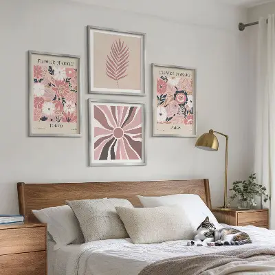 Conjunto de 4 quadros com moldura com padrões florais, folhas e geometria