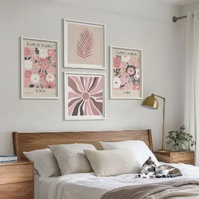 Conjunto de 4 quadros com moldura com padrões florais, folhas e geometria