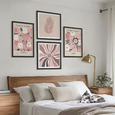 Conjunto de 4 quadros com moldura com padrões florais, folhas e geometria
