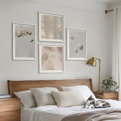 Composição de quadros com temática de praia em estilo boho com pedras