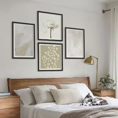 Conjunto de quadros com estampas de flores em estilo boho e texturas
