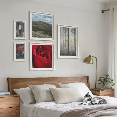 Galeria de parede com flores da natureza em diferentes estilos
