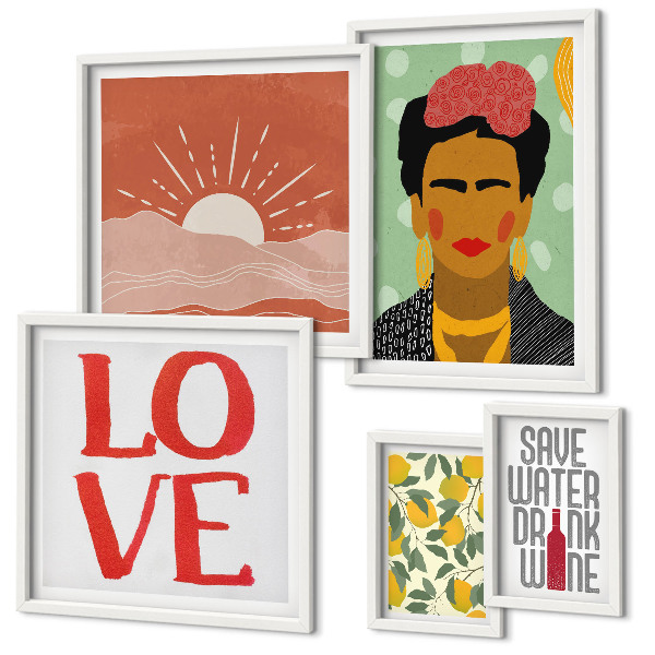 Parede galeria de quadros mulher com flores em estilo boho