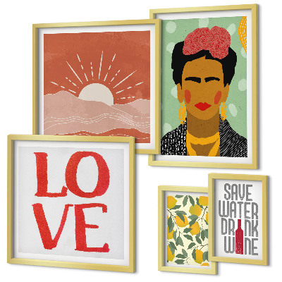 Parede galeria de quadros mulher com flores em estilo boho