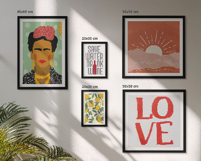 Parede galeria de quadros mulher com flores em estilo boho