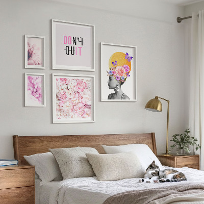 Conjunto de 5 quadros decorativos Motivos florais com uma mulher