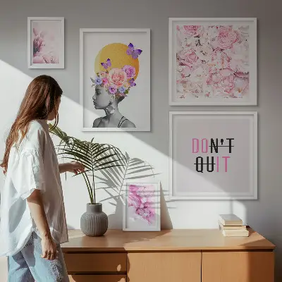 Conjunto de 5 quadros decorativos com motivos florais e figura feminina
