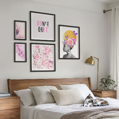 Conjunto de 5 quadros decorativos Motivos florais com uma mulher