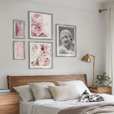 Conjunto de 5 quadros decorativos com esculturas florais clássicas