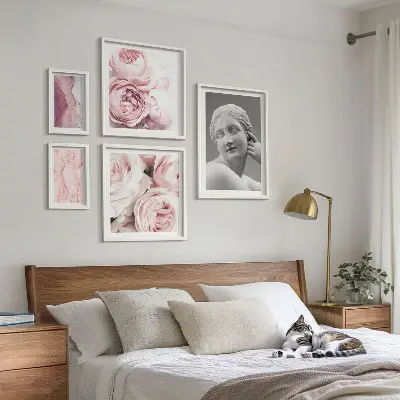Conjunto de 5 quadros decorativos com esculturas florais clássicas