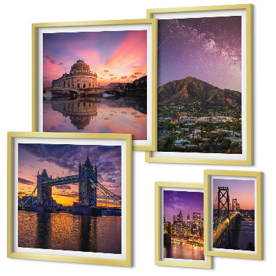 Parede galeria de quadros Paisagens de cidades montanhosas à noite.