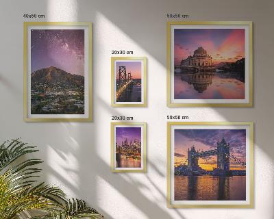 Parede galeria de quadros Paisagens de cidades montanhosas à noite.