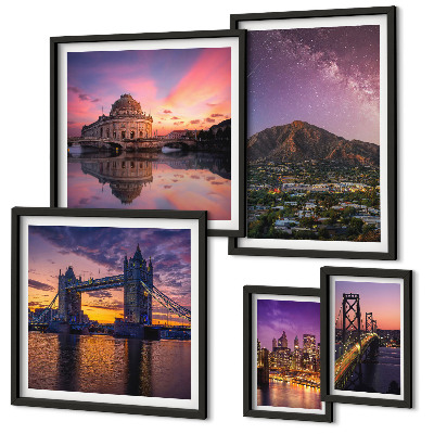 Parede galeria de quadros Paisagens de cidades montanhosas à noite.