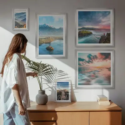 Galeria de parede com paisagens de montanhas e cachoeiras