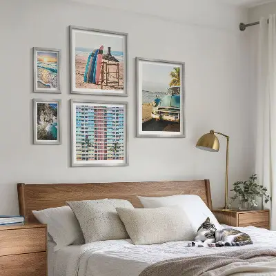 Conjunto de 5 quadros com moldura com temática de paisagens de praia elegantes