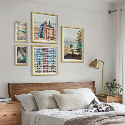 Conjunto de 5 quadros com moldura com temática de paisagens de praia elegantes