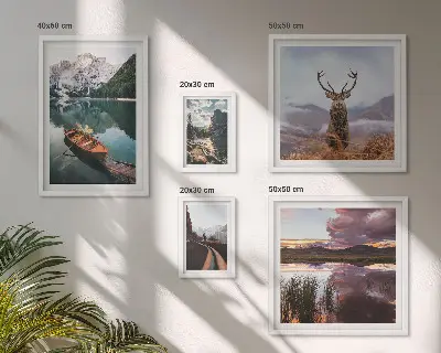 Conjunto de 5 quadros com moldura com temática de paisagens montanhosas, lagos e natureza