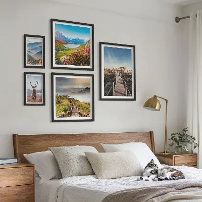 Conjunto de 5 quadros decorativos com paisagens de montanhas e florestas selvagens